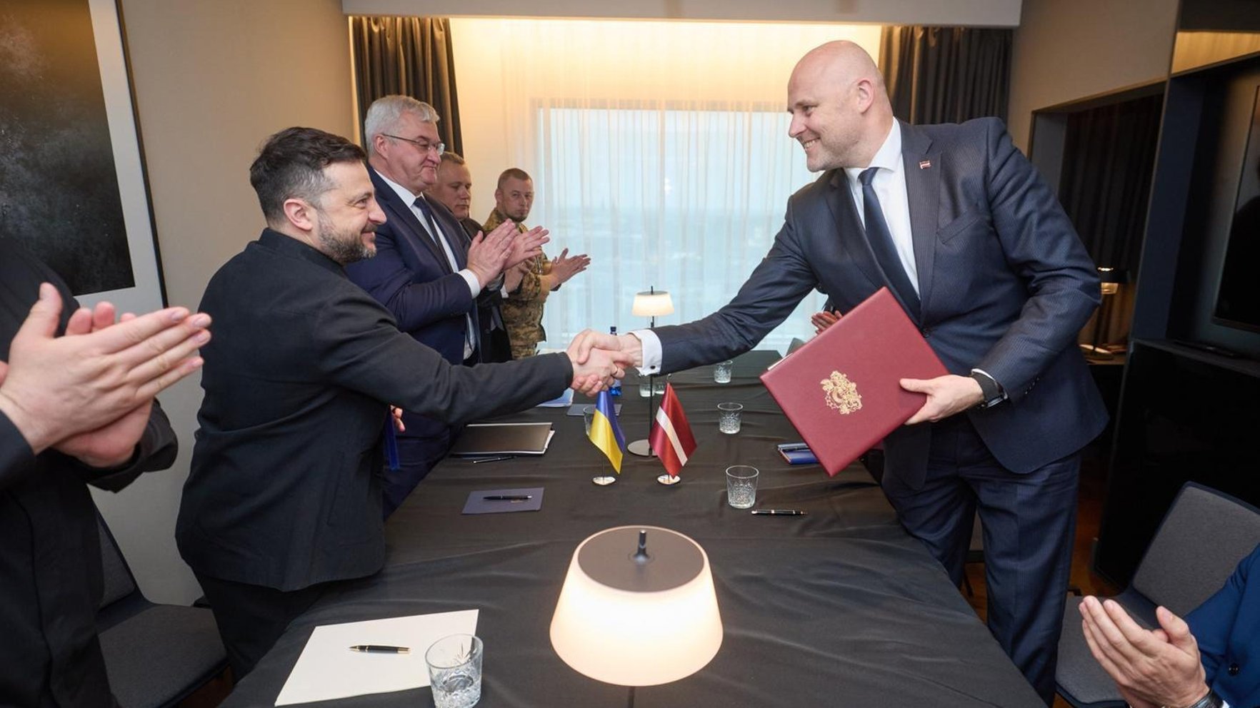 Kulbergs un Zelenskis paraksta dronu sadarbības lī