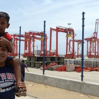 Ķīnieši Šrilankā uzbūvē vērienīgu tirdzniecības ostu