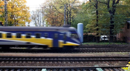 Возобновлены рейсы поездов в Огре и Елгаву, еще 12 маршрутов продлены до Саулкрасты и Слоки