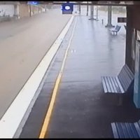 Video: Austrālijā dzelzceļa stacija pārvēršas upē