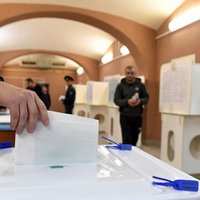 Rumānijā trīs nedēļas pirms parlamenta vēlēšanām aizturēta Centrālās vēlēšanu komisijas vadītāja