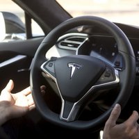 Латвийская фирма купила электромобиль Tesla за 100 000 евро
