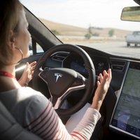 Автопилот Tesla ставит под угрозу пассажиров