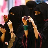 Saūda Arābijā vēlēšanās pirmo reizi var balsot arī sievietes
