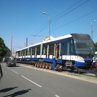 'Rīgas satiksmes' zemās grīdas tramvaju iepirkumam pieteikušies trīs pretendenti