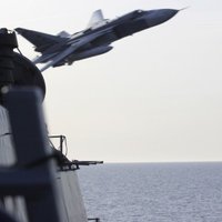 ASV Krievijas bumbvedēju manevrus virs sava karakuģa sauc par nedrošiem un neprofesionāliem
