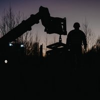 Latvijas-Baltkrievijas robežas izbūves darbu laikā gājis bojā darbinieks