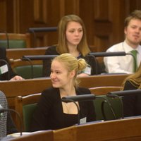 Aicina jauniešus izvirzīt savas kandidatūras Jauniešu Saeimai