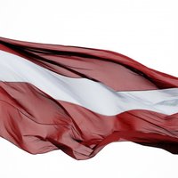 Pie atbildības sauks arī Latvijas karoga attēla zaimotājus
