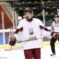 Сборная Латвии по хоккею проиграла россиянам на юниорском чемпионате мира
