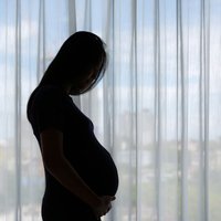 Рига: полуголая пьяная беременная женщина устроила дебош в больнице