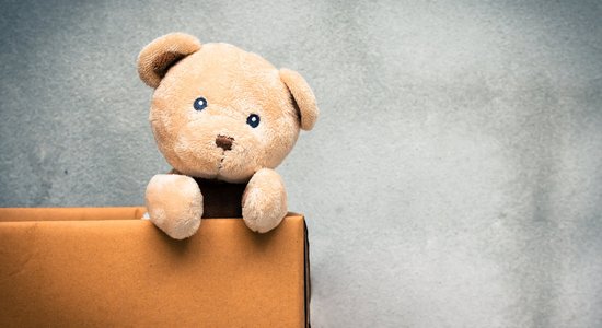 Izglābt negribētu jaundzimušo – kā 'Baby box' darbojas ASV, Japānā, Krievijā un citviet