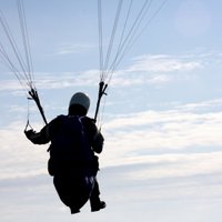 При установлении мирового рекорда разбилась российская парашютистка