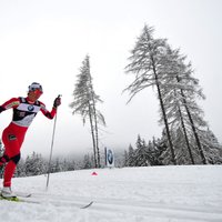 Pasauli pāršalc 'joks' par seškārtējās olimpiskās čempiones Bjergenas pieķeršanu dopinga lietošanā