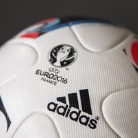 UEFA uzsāk tiesvedību pret nelegāliem biļešu pārdevējiem uz EURO 2016 spēlēm