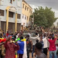 Mali dumpinieki arestējuši prezidentu un premjeru