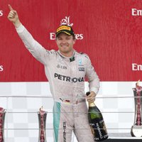 Rosbergs pārtrauc neveiksmju sēriju un uzvar pirmajās sacensībās Baku trasē