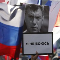 Ņemcovu pirms noslepkavošanas izsekojis ar FSB saistīts aģents, atklāts izmeklēšanā