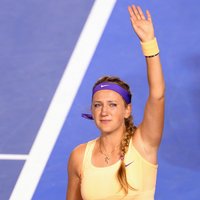 Dramatiskiem notikumiem bagātā finālā Azarenka atkārtoti triumfē 'Australian Open'