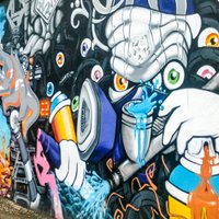 Neparastā Rīga: vārtrūmju un sienu māksla sānieliņās