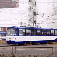 'Rīgas satiksme' pārdod vecos tramvajus, autobusus un automašīnas