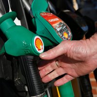 Atvērtas pirmās 'Shell' degvielas uzpildes stacijas Rīgā