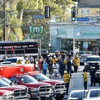 В Лос-Анджелесе мужчина захватил заложников в магазине