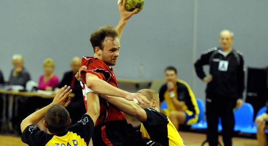 Latvijas U-19 handbolisti zaudē Rīgā notiekošā EČ B divīzijas turnīra pusfinālā