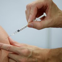 Vakcināciju sākuši divi pienākumu potēties pret Covid-19 apstrīdējušie tiesneši