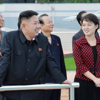 Ким Чен Ын вновь вывел супругу в свет