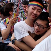 Taivānas konstitucionālā tiesa atbalsta viendzimuma laulības
