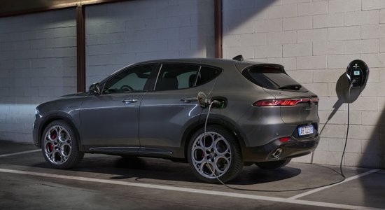 Pirmais elektrificētais 'Alfa Romeo' modelis – 'Tonale' hibrīdauto