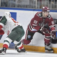 Rīgas 'Dinamo' zaudējumu sērija turpinās ar neveiksmi pret KHL čempioniem 'Ak Bars'