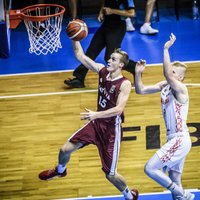 Latvijas U-20 basketbolisti ar drošu uzvaru turpina ceļu uz atgriešanos EČ elitē