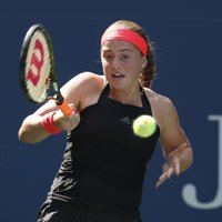 Ostapenko zaudē Uhaņas WTA turnīra dubultspēļu sacensību otrajā kārtā