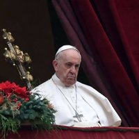 86-летнему папе Франциску проведут операцию по удалению грыжи