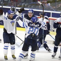 Video: Arī Slovākijas hokejisti nespēj iemest Somijai
