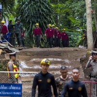 Uzlabojušies apstākļi Taizemē pazemē iesprostoto zēnu glābšanai