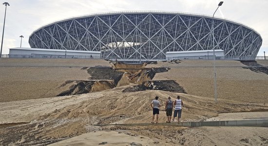 Volgogradā pamatīgi izskalota nogāze pie Pasaules kausa stadiona