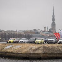 'Latvijas Gada auto 2016' fotosesija uz AB dambja