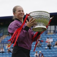 ФОТО, ВИДЕО: Алена Остапенко завоевала четвертый титул в карьере на травяном турнире в Истбурне