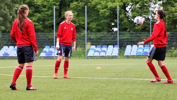 Futbols: Latvijas U-17 sieviešu izlase gatavošanās 