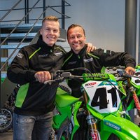 Jonass oficiāli kļūst par "Kawasaki" komandas braucēju