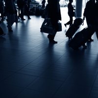 Atēnu lidostā aizturēti nelegālie migranti, kas izlikušies par volejbolistu komandu