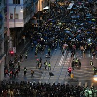 Ķīna protestus Honkongā nosauc par 'briesmīgiem incidentiem'