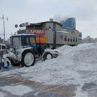 Kijevā sniega dēļ ārkārtas situācija valdīs vēl nedēļu