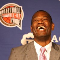 Visu laiku otrais labākais NBA metienu bloķētājs Mutombo tiks uzņemts Slavas zālē