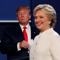 Pirmajā simboliskajā balsojumā ASV prezidenta vēlēšanās uzvar Klintone