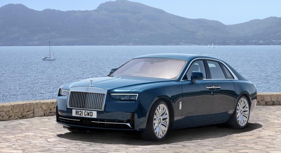 "Rolls-Royce" modernizējis "Ghost" limuzīnu