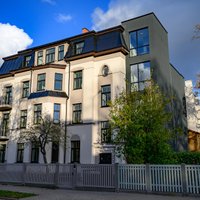 Liepājā par 1,2 miljoniem eiro atjaunota jūgendstila dzīvokļu māja
